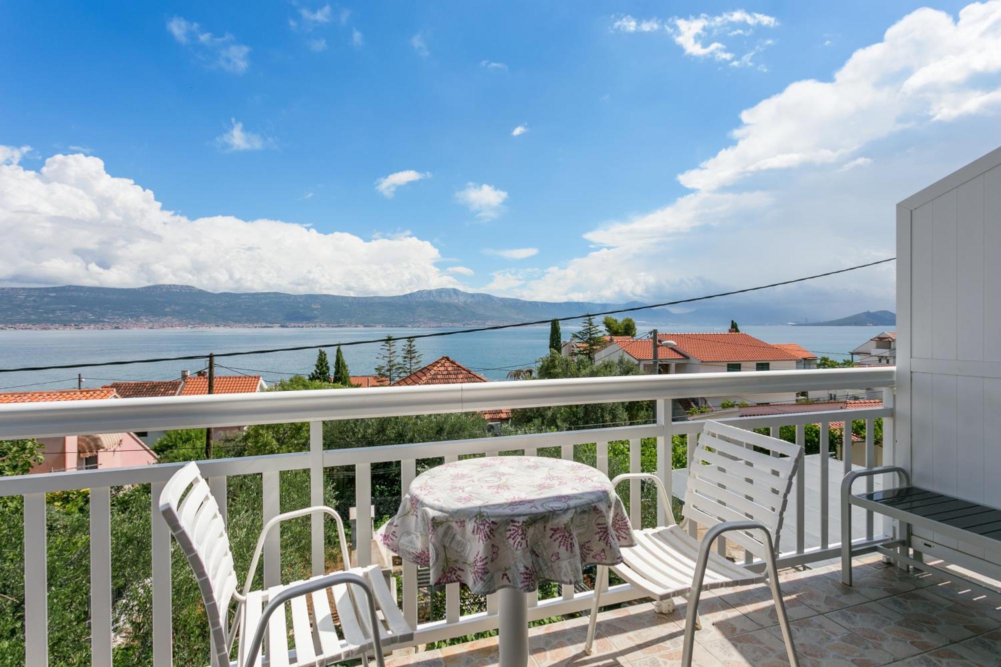 Apartments By The Sea Slatine, Ciovo - 6000 Exteriör bild
